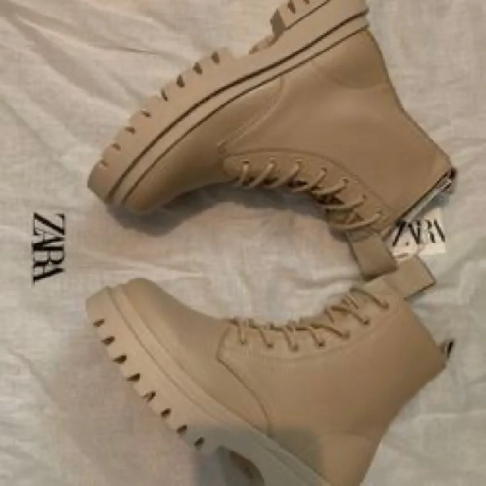 ZARA Wednesday Ankle boots 2100/330